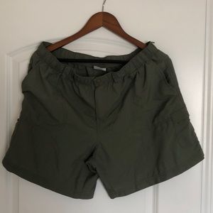 Forest Green Columbia Hiking Shorts 6” Ins.- Large